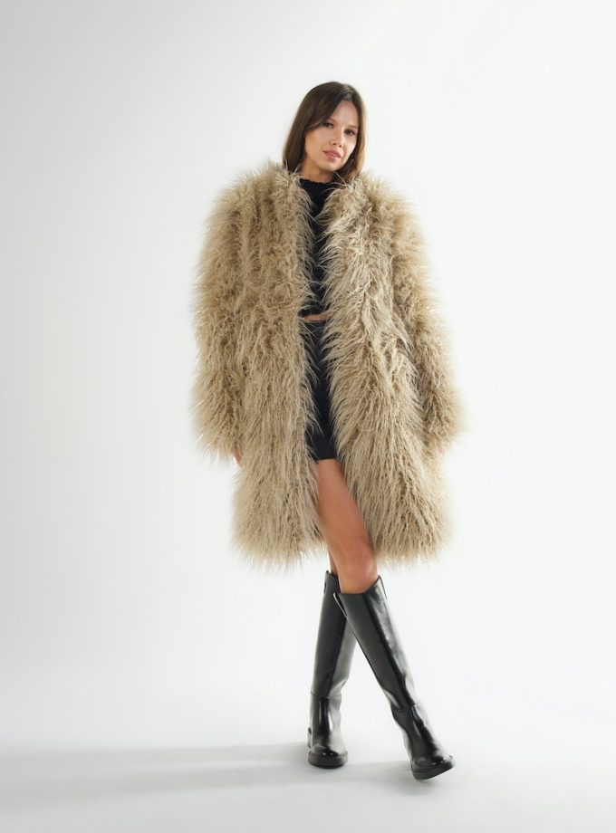 LIKE A DIVA beige faux fur coat