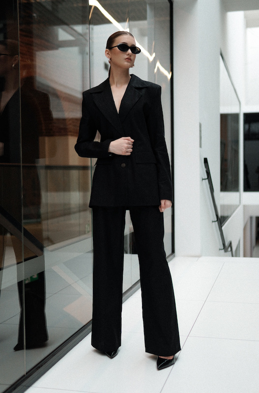 Black linen women's suit