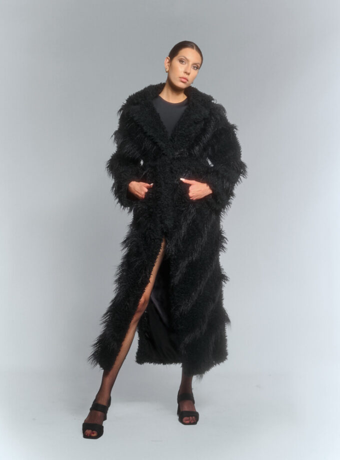 IT GIRL black faux fur coat